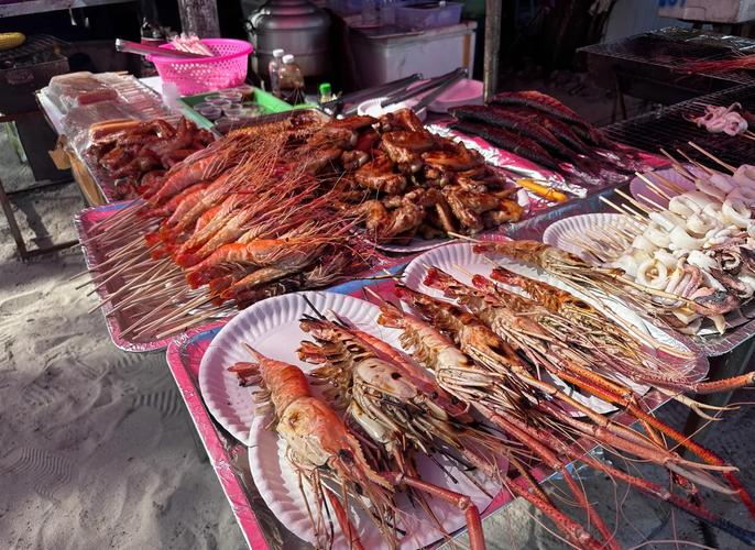 泰国普吉岛夜市海鲜烧烤摊位