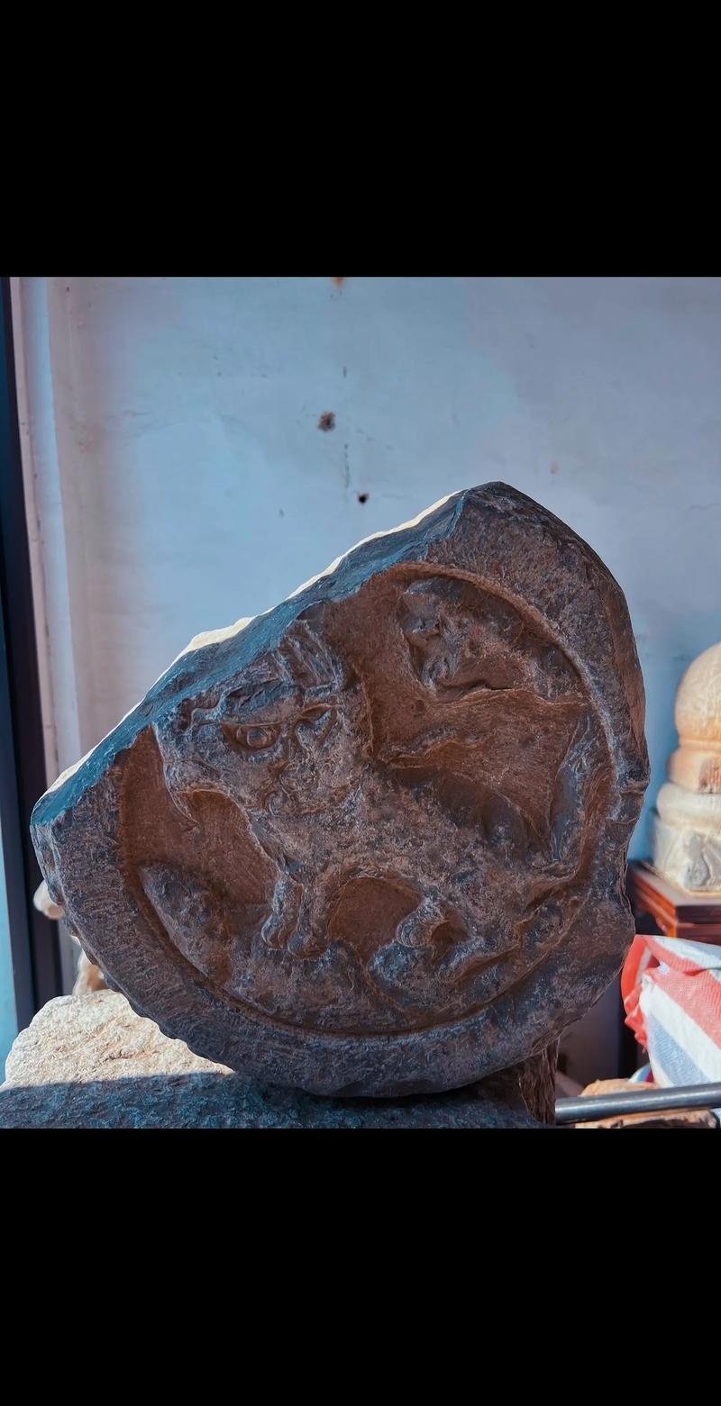 被非法倒卖拆解的流失古代石构件残件