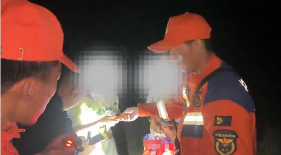 爬野山被困偷拿补给紧急避险案例图