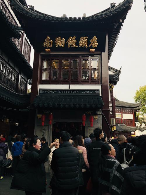城隍庙南翔馒头店排队