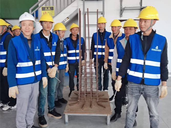 建筑工人操作装配式构件培训实拍