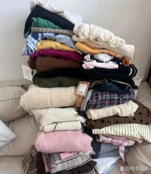 出租屋整理衣柜扔旧衣服实拍