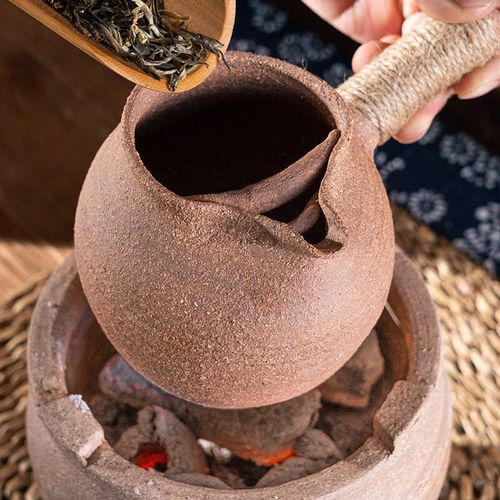 云南沙溪老马帮小院烤茶粗陶罐