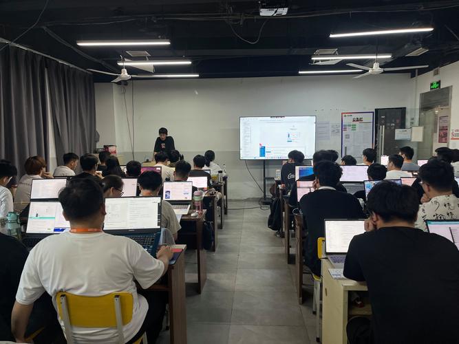 南京写字楼IT技术培训校园宣讲会现场