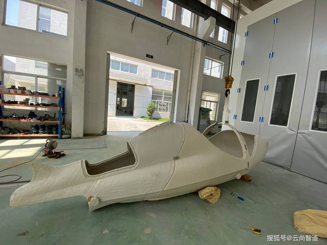 南京0923工业设计展仿生鲨鱼皮船体模型