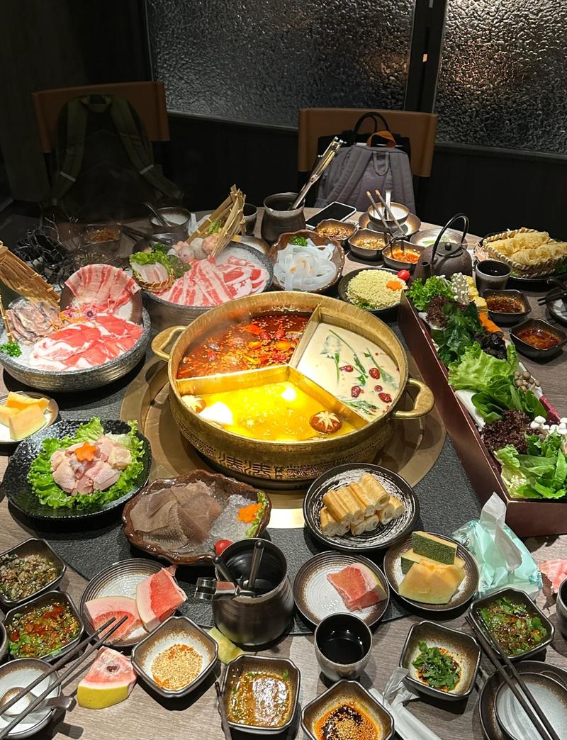 围坐火锅摊:说说聚餐饮食分寸-仁者医