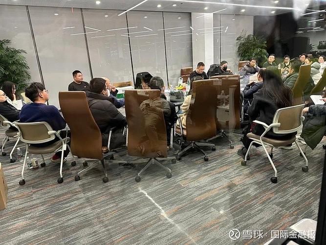 网店创业者面对供应链谈判场景图