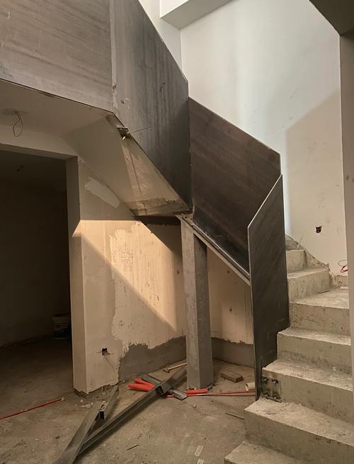 角钢工业风楼梯扶手设计