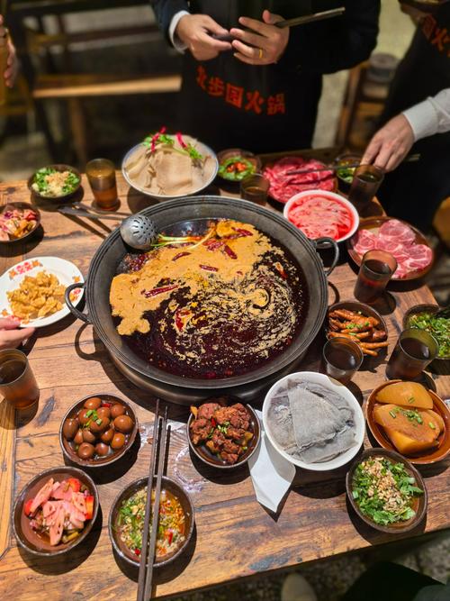 18:30-19:30：网红火锅扫荡
