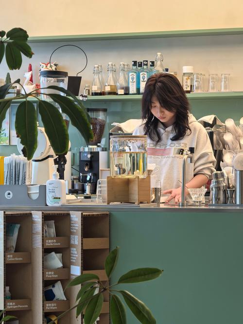 妈妈喘息日新手妈妈咖啡店独处实拍