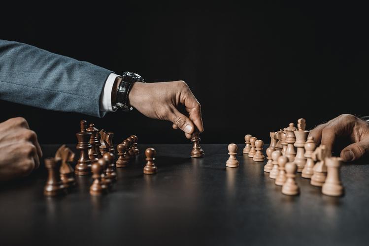 五、服务商生态：这盘棋谁在下？