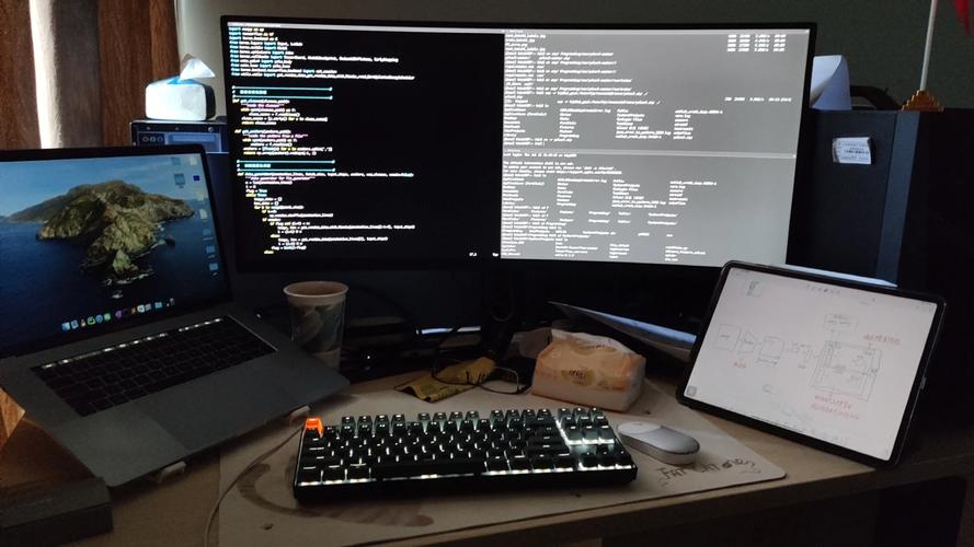 程序员简约风电脑主题桌面截图
