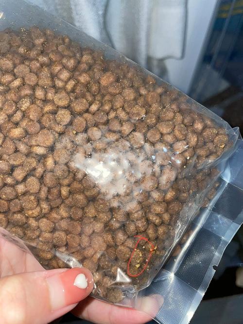 开封宠物粮氧化结块实拍