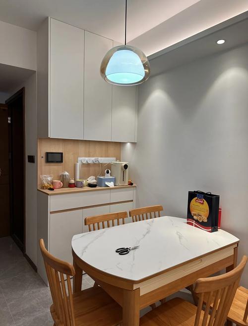 家居日常微改造 餐边柜布置温馨一角