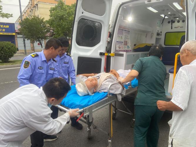 的哥紧急避险送医案例报道