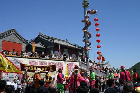 老根新芽：当代妙峰山庙会的变与不变