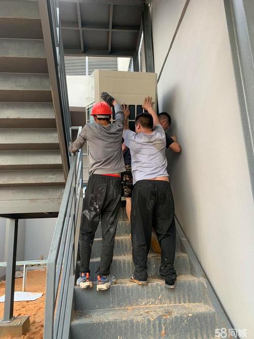 装修无电梯楼道建渣搬运工实拍