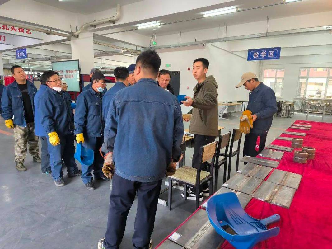 激光焊接机厂家售后培训现场照片