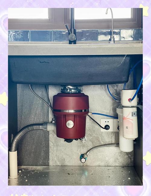 厨房水槽下垃圾处理器安装场景实拍