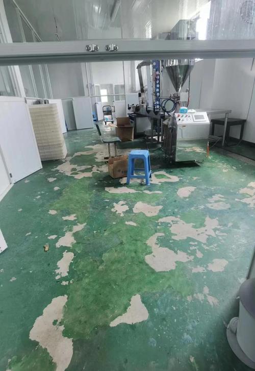 机加工车间地面漏机油的工业原型样机