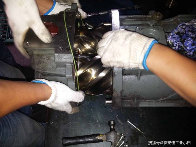 修理厂拆压缩机的标准流程，别上来就整个总成换
