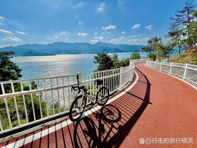 千岛湖:骑自行车吹风,比谈恋爱还开心