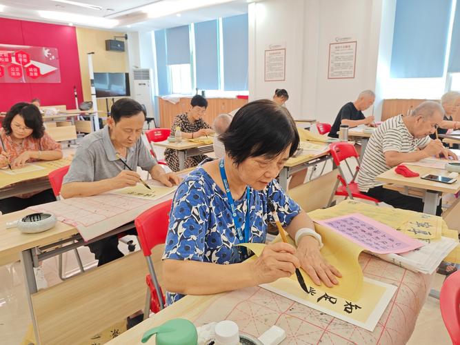 成年人软笔书法日常练习场景