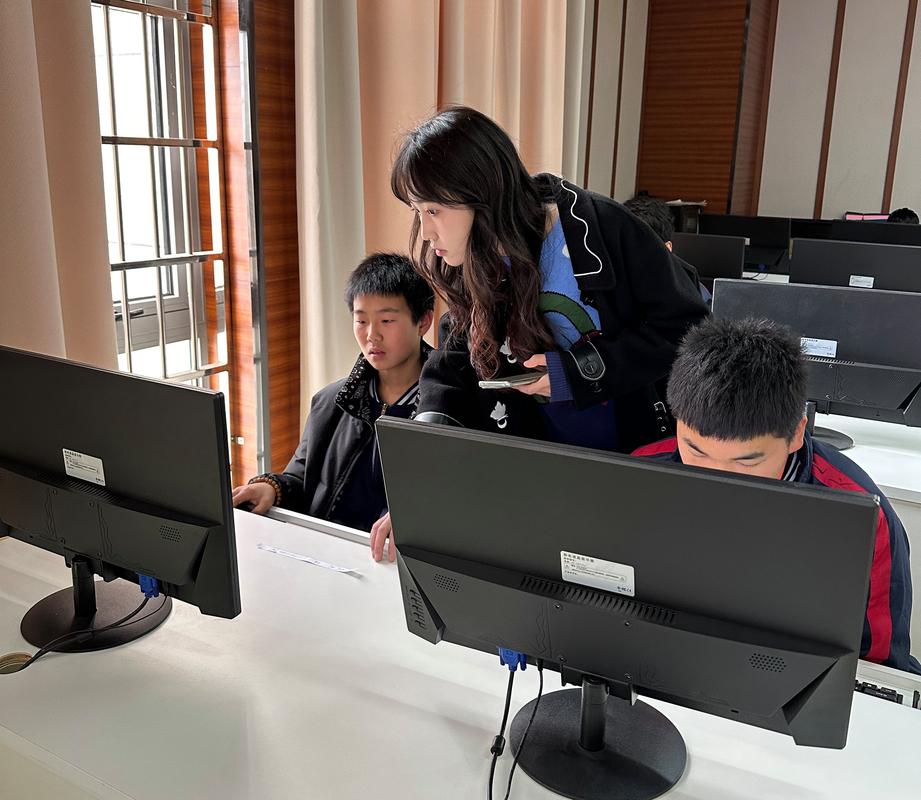 高一学生职业性格测评活动现场