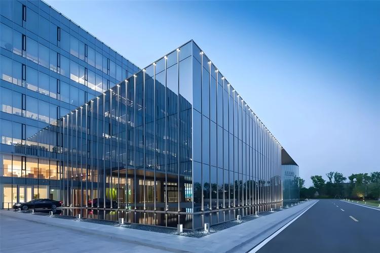 商业建筑彩色BIPV光伏外墙实拍图