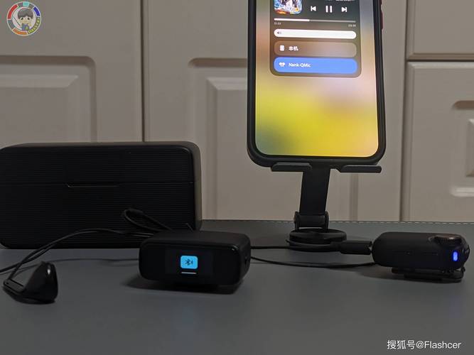 短视频拍摄领夹麦克风手机连接演示图