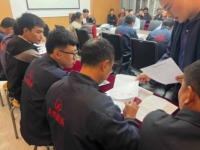 企业用工岗位安全责任书签字现场图