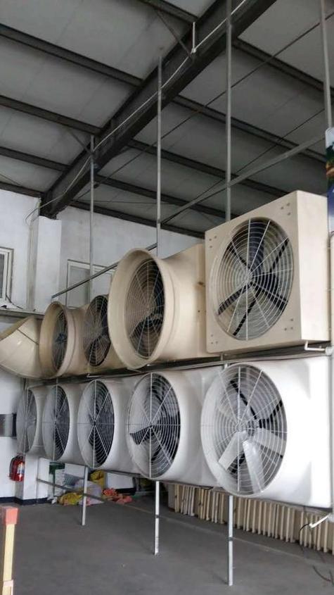 中小工厂不合格工业通风排风扇实景图