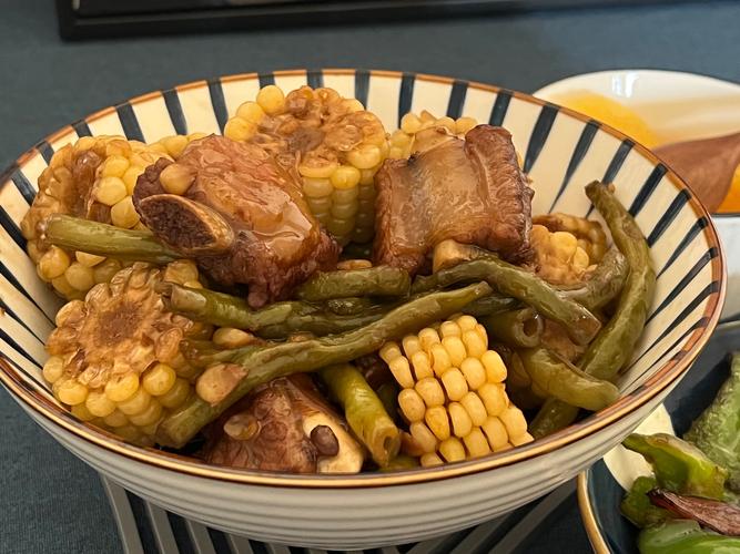 三、所谓“私房菜”，就是乱炖加价？