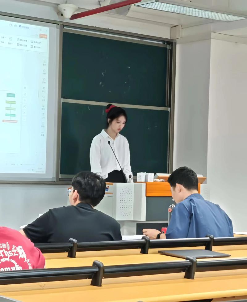答辩现场:你以为是学术交流,其实是大型“答非所问”现场