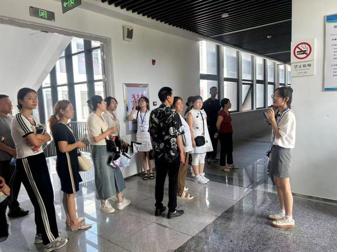 海外中学访校校园导览打卡场景