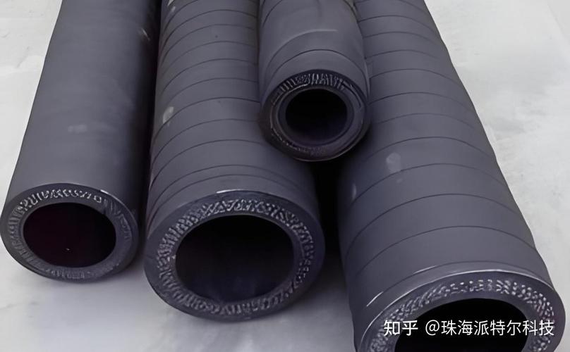 工业场景不同材质橡胶软管对比样品