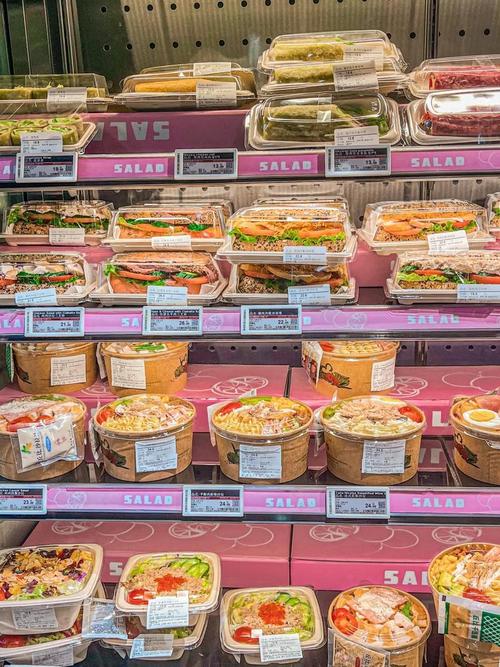 社区便利店冷藏柜轻食食材陈列