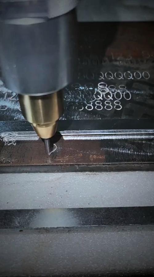 机械加工车间气动打标机作业实拍