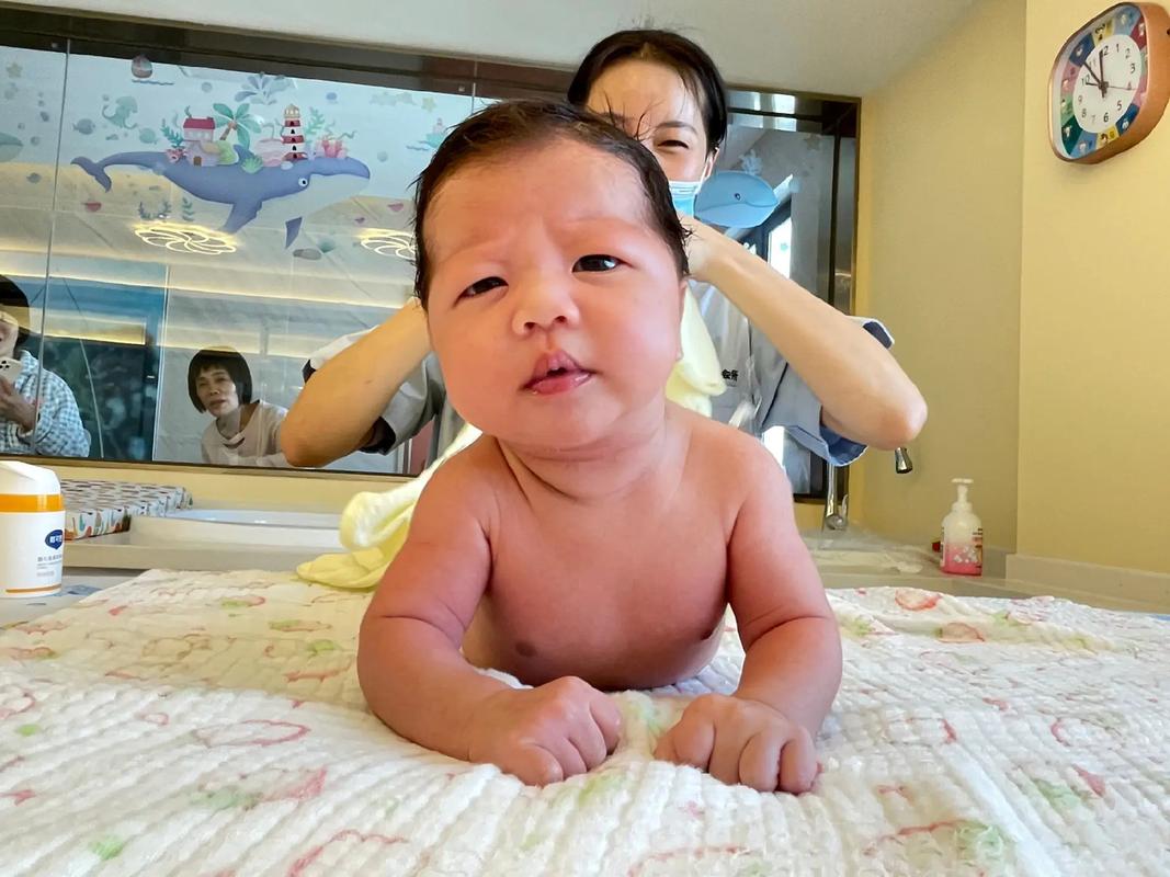 0-1岁宝宝无目的趴玩慢养母婴场景