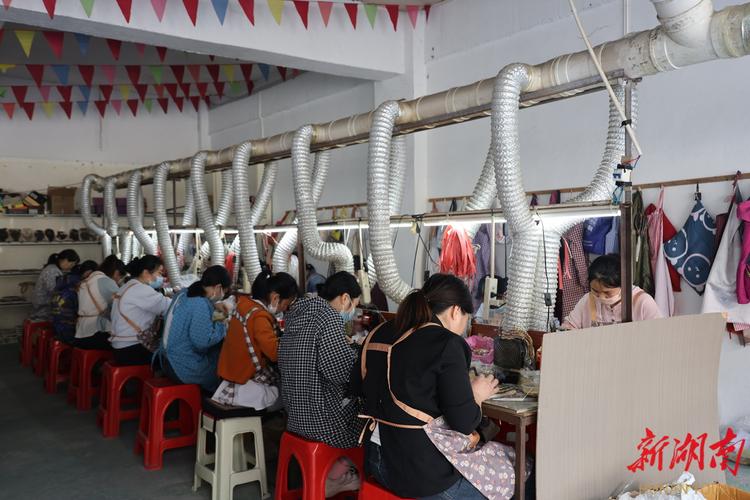 义乌产业带饰品加工厂生产车间实景