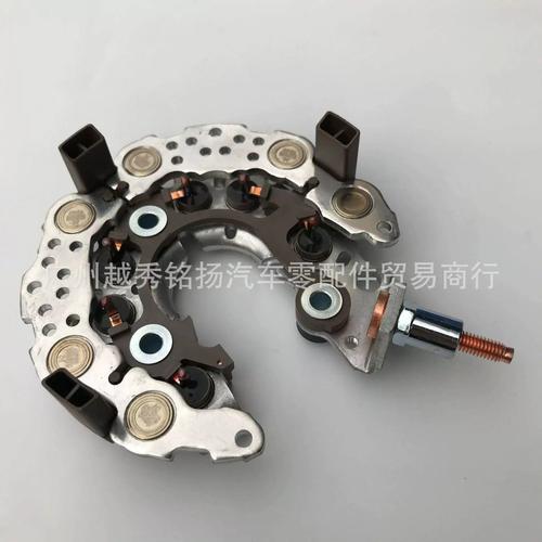 汽车发电机拆解后击穿的整流二极管实物