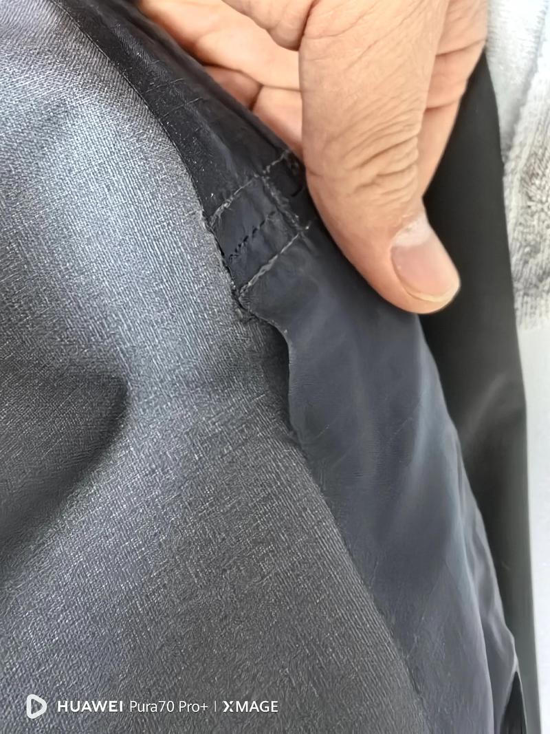 冲锋衣接缝压胶渗水测试