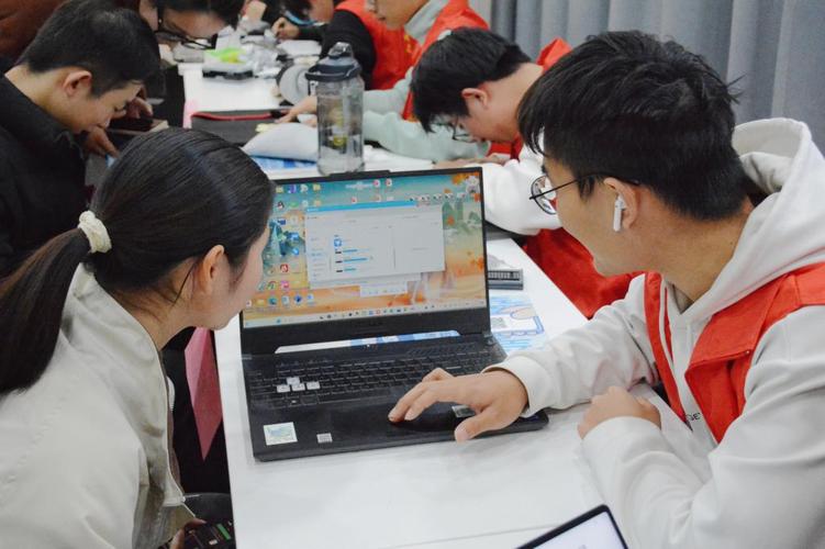 中学生用笔记本思考志愿服务选择
