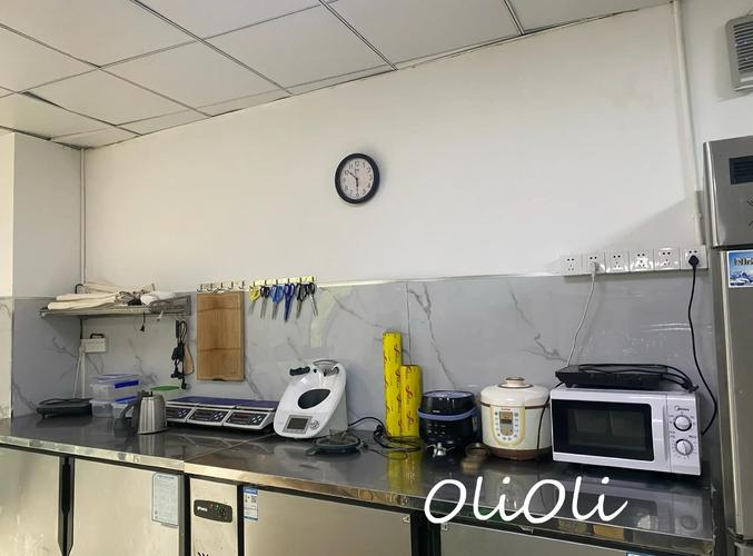 苏州园区社区烘焙店后厨操作实拍