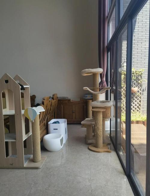 小户型阳台猫砂盆食盆错误摆放场景