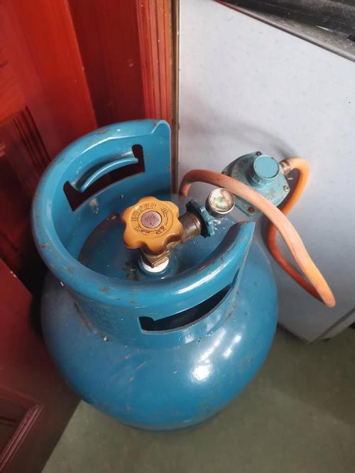 八十年代老式家用液化气钢瓶实拍
