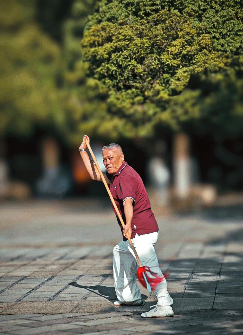 翠湖公园晨练老人