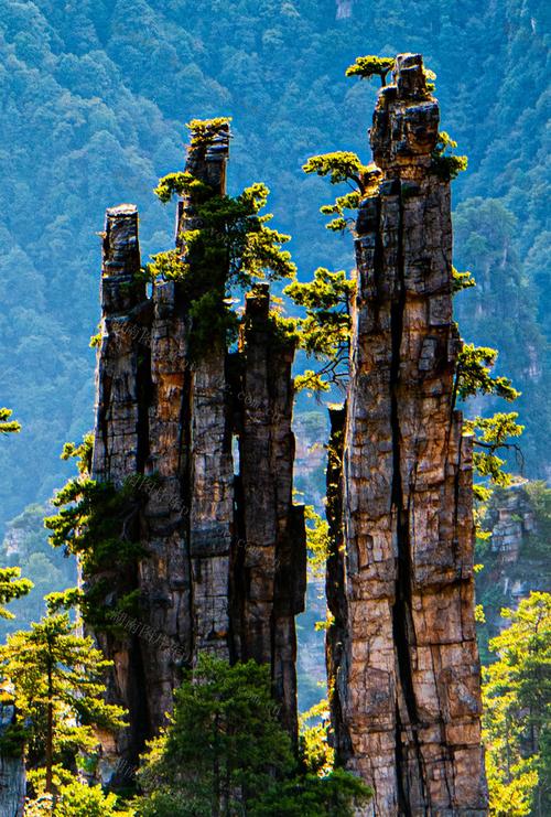 天子山:御笔峰前的文明沉思