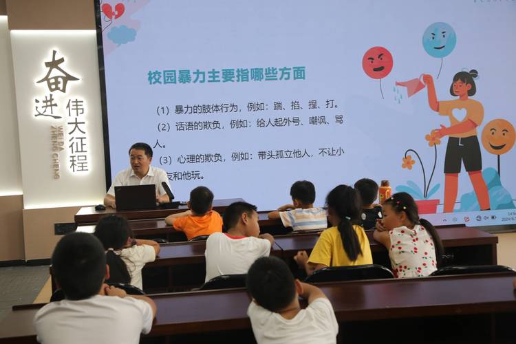 律师团队研讨未成年人网络消费维权案件场景