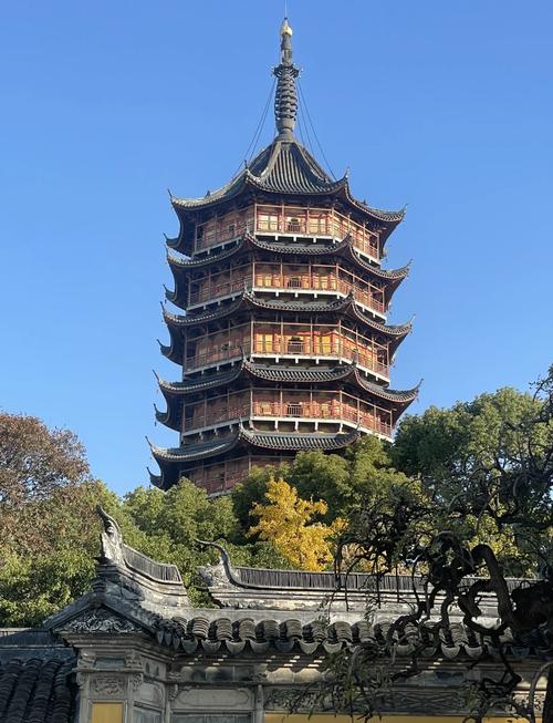 苏州拙政园远借北寺塔景观
